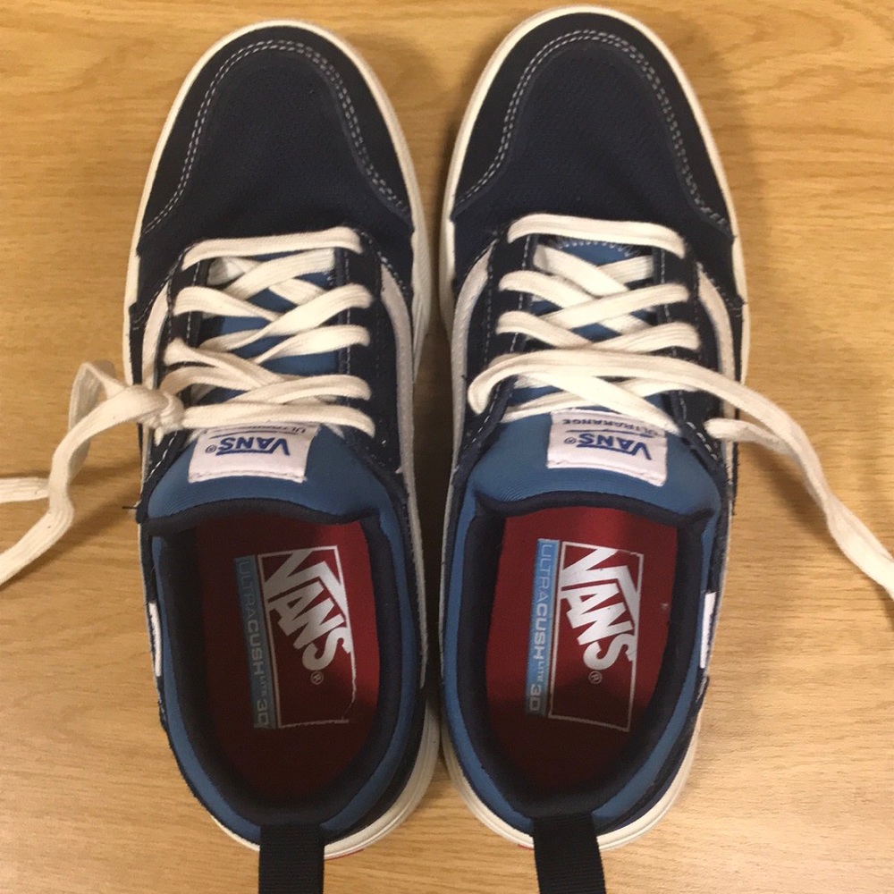 Size 8 unisex Vans Ultra Range shoe